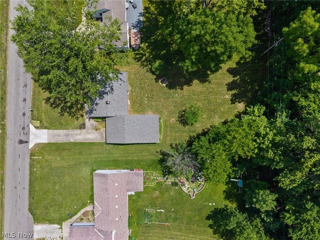 27111 Lynn Drive, Olmsted Twp, OH 44138
