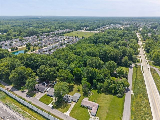 27111 Lynn Drive, Olmsted Twp, OH 44138