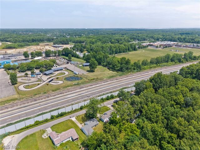 27111 Lynn Drive, Olmsted Twp, OH 44138