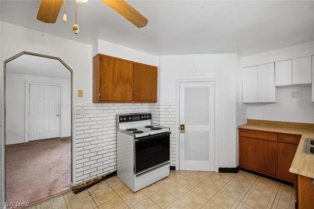 27111 Lynn Drive, Olmsted Twp, OH 44138