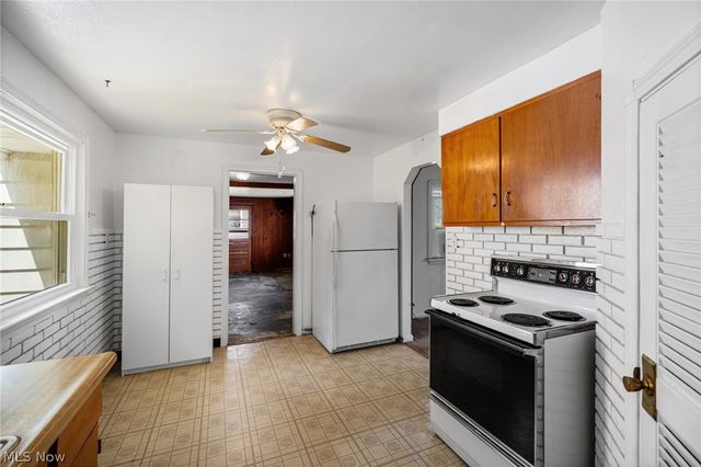27111 Lynn Drive, Olmsted Twp, OH 44138