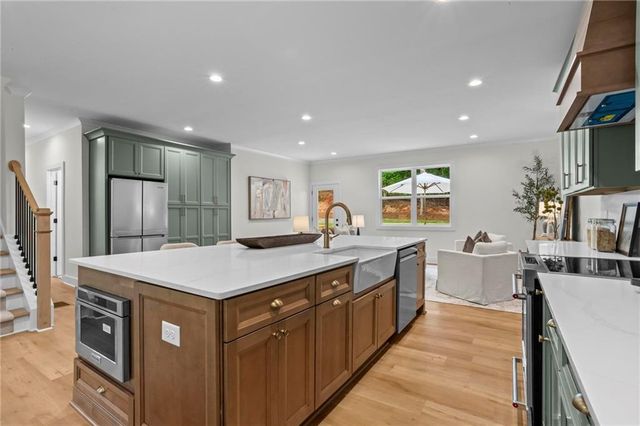 300 Nottingham Drive, Woodstock, GA 30188