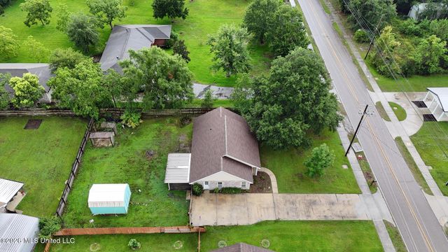610 Waveland Avenue, Waveland, MS 39576