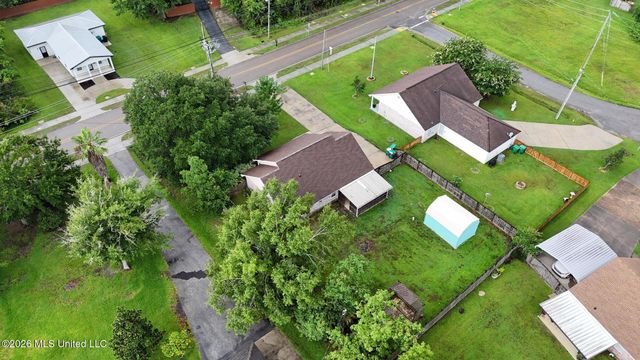 610 Waveland Avenue, Waveland, MS 39576
