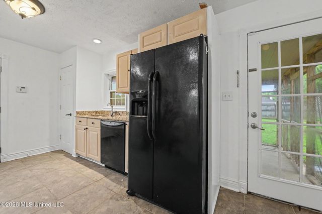 610 Waveland Avenue, Waveland, MS 39576