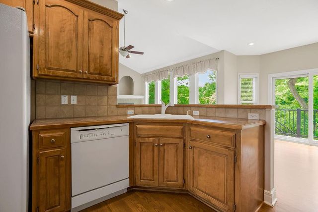 6052 Brownridge Street, Shawnee, KS 66218
