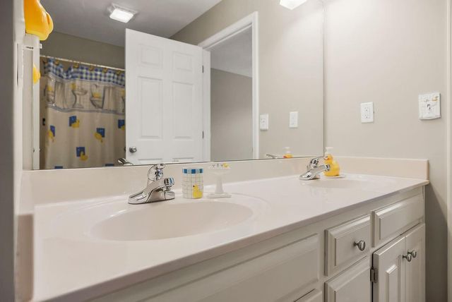 6052 Brownridge Street, Shawnee, KS 66218