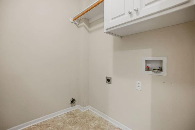 6052 Brownridge Street, Shawnee, KS 66218