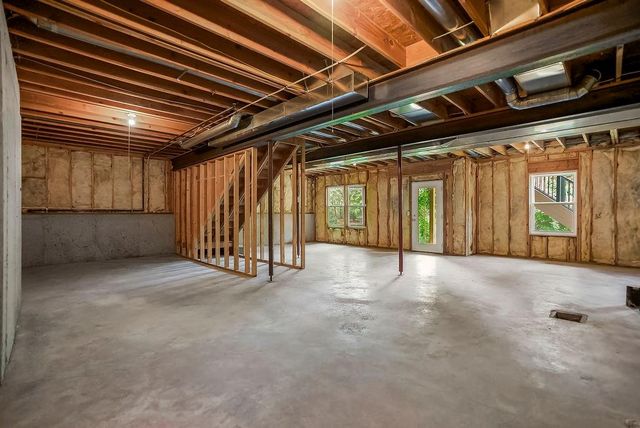 6052 Brownridge Street, Shawnee, KS 66218
