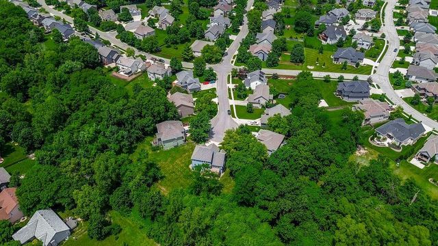 6052 Brownridge Street, Shawnee, KS 66218