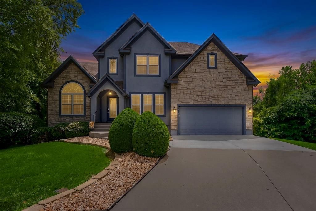6052 Brownridge Street, Shawnee, KS 66218