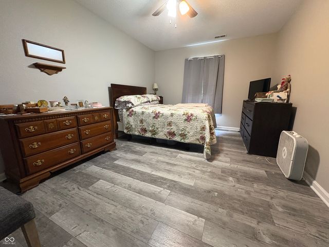 1647 Sweetwater Lane, Greenfield, IN 46140