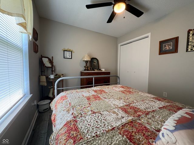 1647 Sweetwater Lane, Greenfield, IN 46140