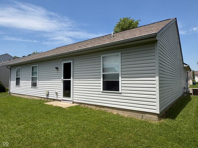 1647 Sweetwater Lane, Greenfield, IN 46140