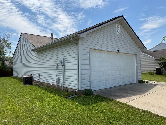 1647 Sweetwater Lane, Greenfield, IN 46140