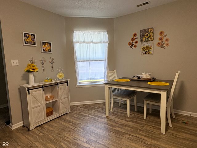1647 Sweetwater Lane, Greenfield, IN 46140