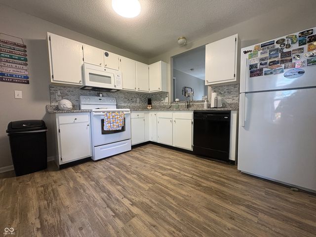 1647 Sweetwater Lane, Greenfield, IN 46140
