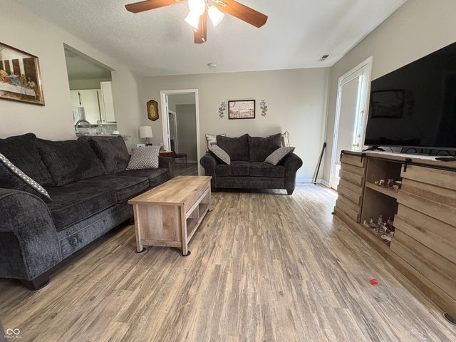 1647 Sweetwater Lane, Greenfield, IN 46140