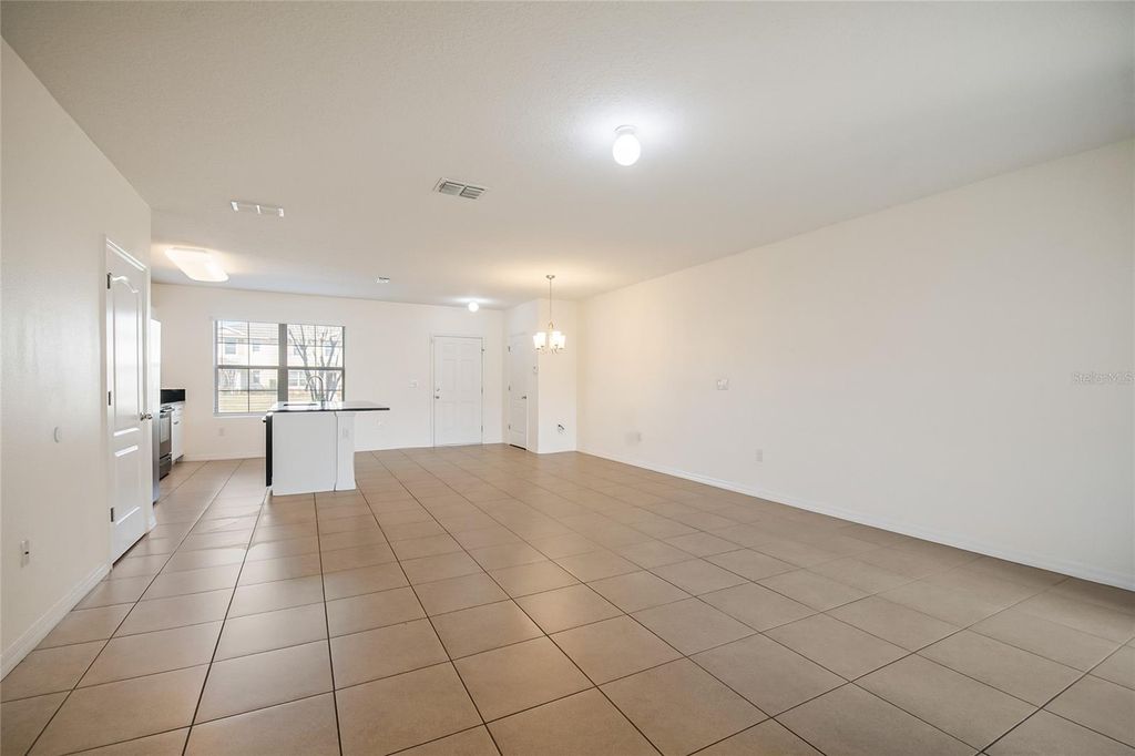 Image 15 of property listing at 1404 DUSTY STONE LANE, Kissimmee, FL 34744