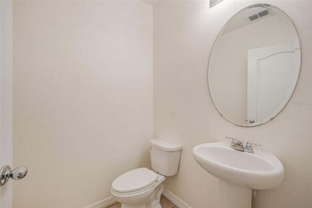 Image 18 of property listing at 1404 DUSTY STONE LANE, Kissimmee, FL 34744