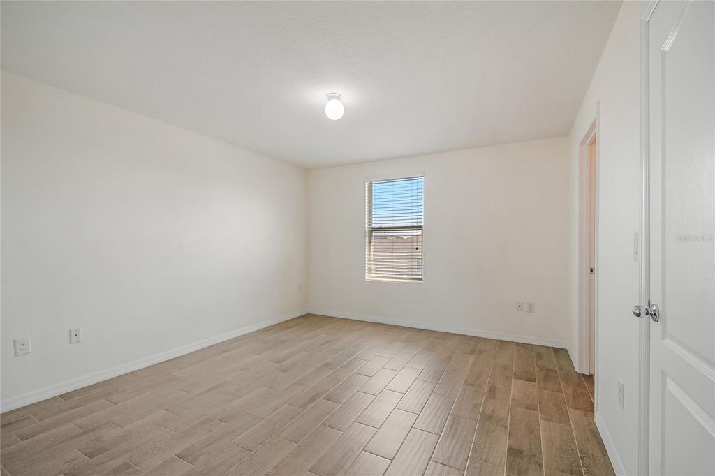 Image 25 of property listing at 1404 DUSTY STONE LANE, Kissimmee, FL 34744