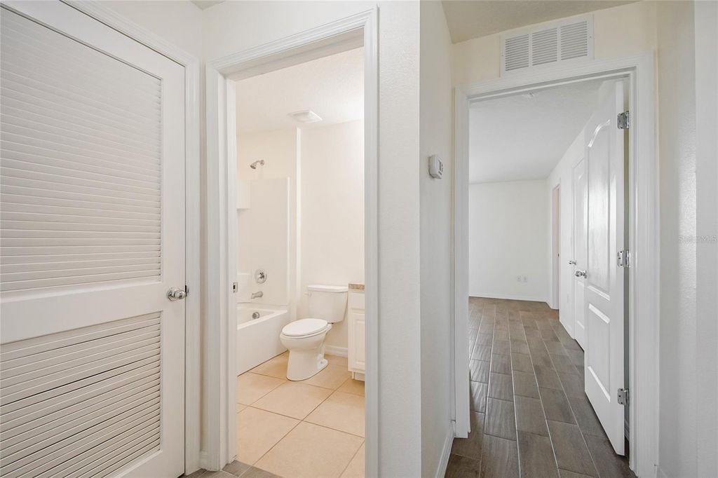 Image 30 of property listing at 1404 DUSTY STONE LANE, Kissimmee, FL 34744