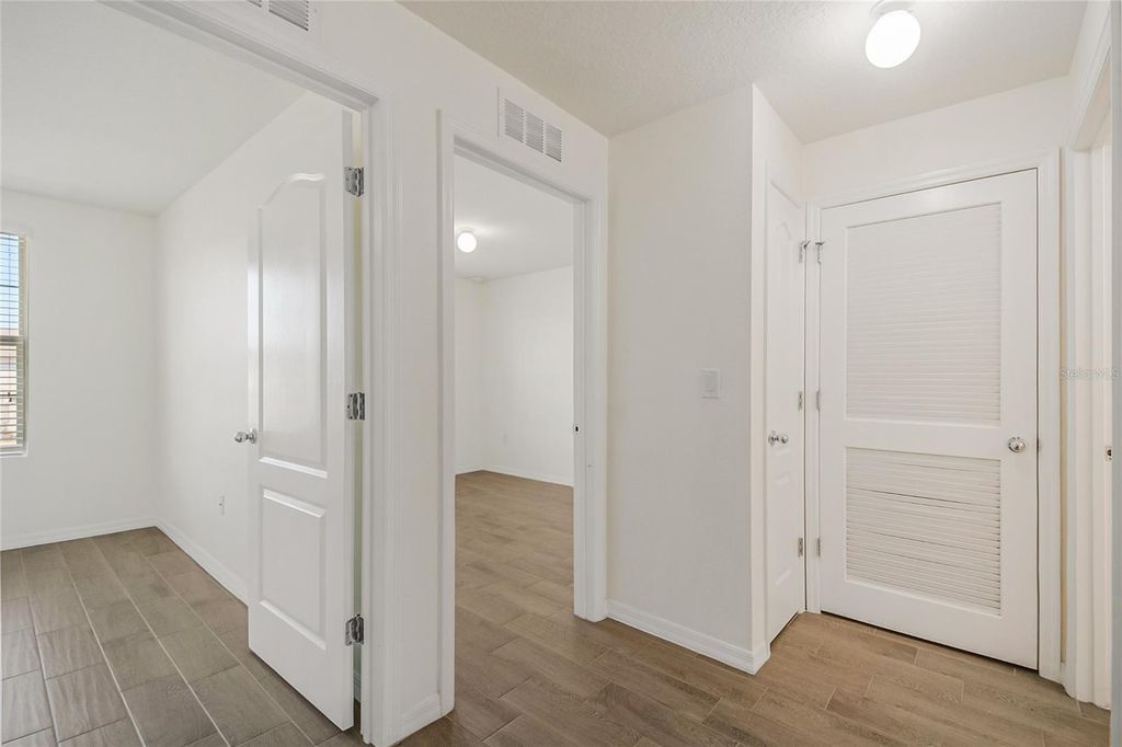 Image 31 of property listing at 1404 DUSTY STONE LANE, Kissimmee, FL 34744