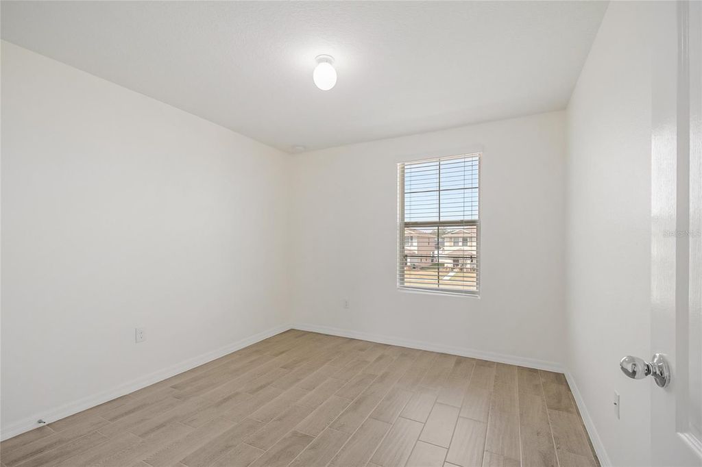 Image 34 of property listing at 1404 DUSTY STONE LANE, Kissimmee, FL 34744