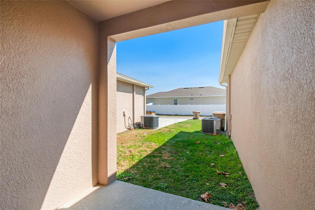 Image 36 of property listing at 1404 DUSTY STONE LANE, Kissimmee, FL 34744