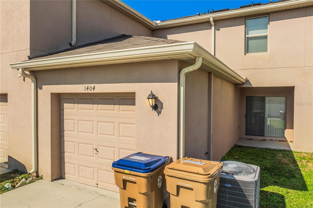 Image 38 of property listing at 1404 DUSTY STONE LANE, Kissimmee, FL 34744