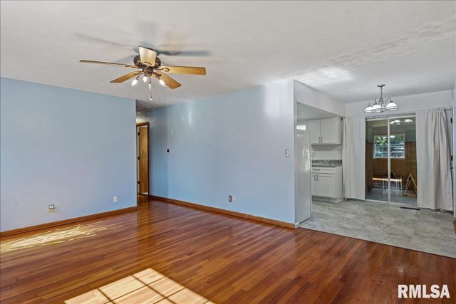 55 Bonniebrook Road, Chatham, IL 62629
