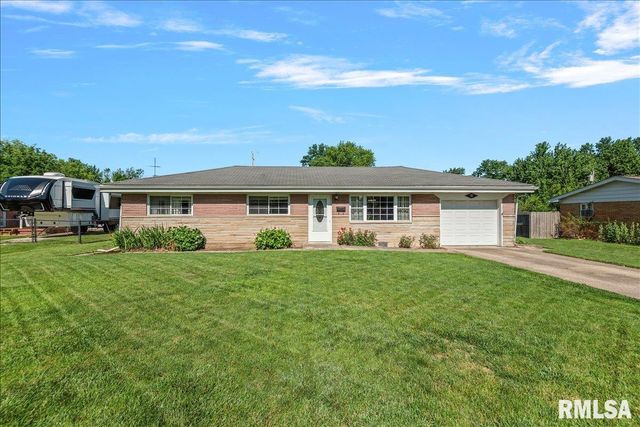 55 Bonniebrook Road, Chatham, IL 62629