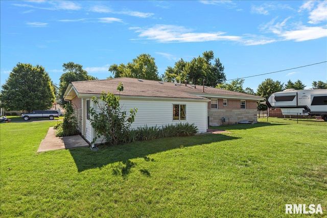 55 Bonniebrook Road, Chatham, IL 62629