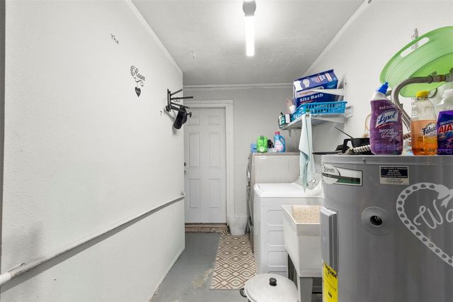6920 N CAMERON AVENUE, Tampa, FL 33614