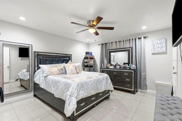 6920 N CAMERON AVENUE, Tampa, FL 33614