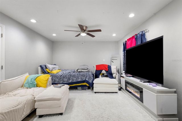 6920 N CAMERON AVENUE, Tampa, FL 33614