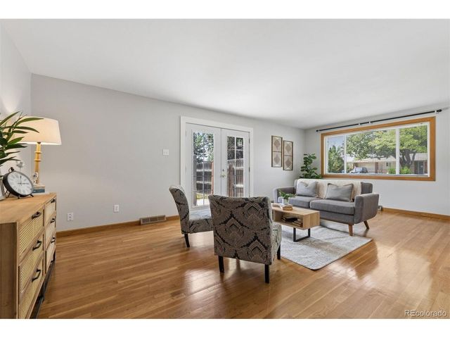 870 10th St, Berthoud, CO 80513
