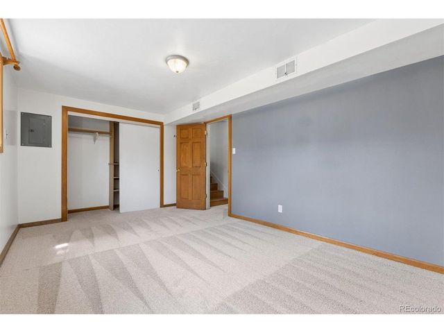 870 10th St, Berthoud, CO 80513