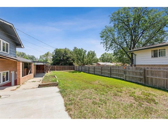870 10th St, Berthoud, CO 80513
