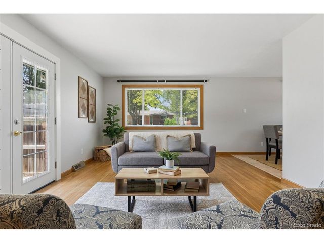 870 10th St, Berthoud, CO 80513