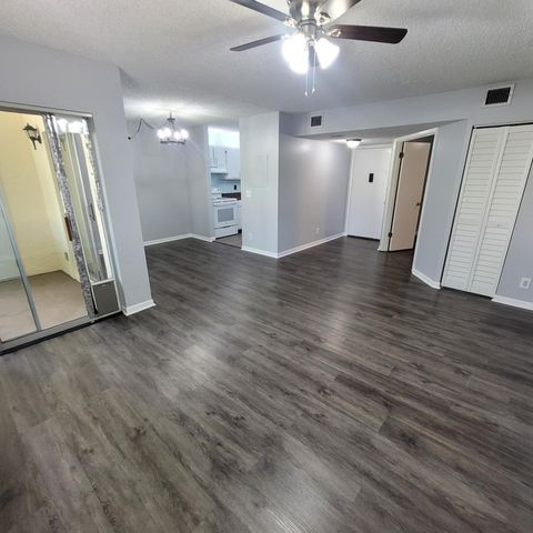 6500 Chasewood Drive A, Jupiter, FL 33458