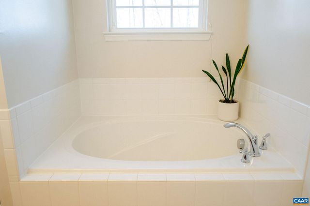 566 JUSTIN DR, Palmyra, VA 22963