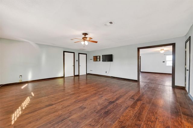 1910 Duncan Drive, Oyster Creek, TX 77541