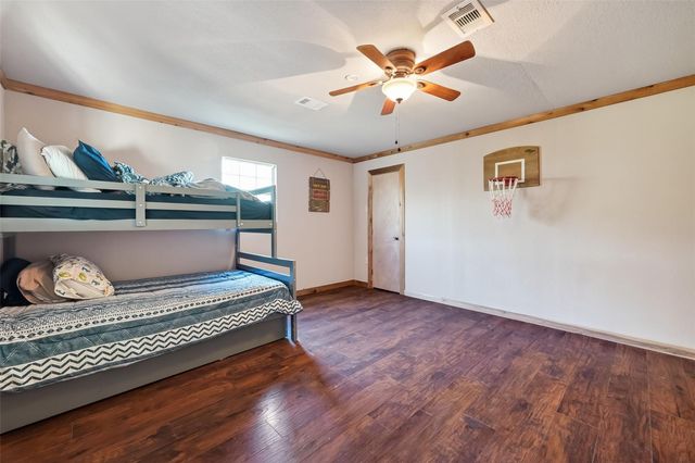 1910 Duncan Drive, Oyster Creek, TX 77541