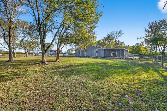 1910 Duncan Drive, Oyster Creek, TX 77541