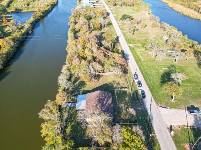 1910 Duncan Drive, Oyster Creek, TX 77541
