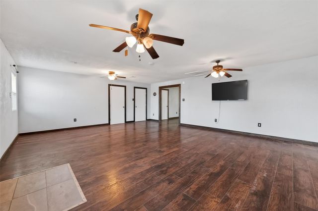 1910 Duncan Drive, Oyster Creek, TX 77541