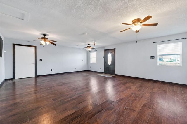1910 Duncan Drive, Oyster Creek, TX 77541