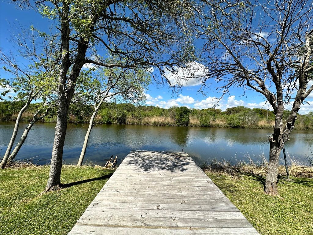 1910 Duncan Drive, Oyster Creek, TX 77541