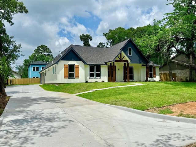 462 Carriage Trail, Montgomery, TX 77316